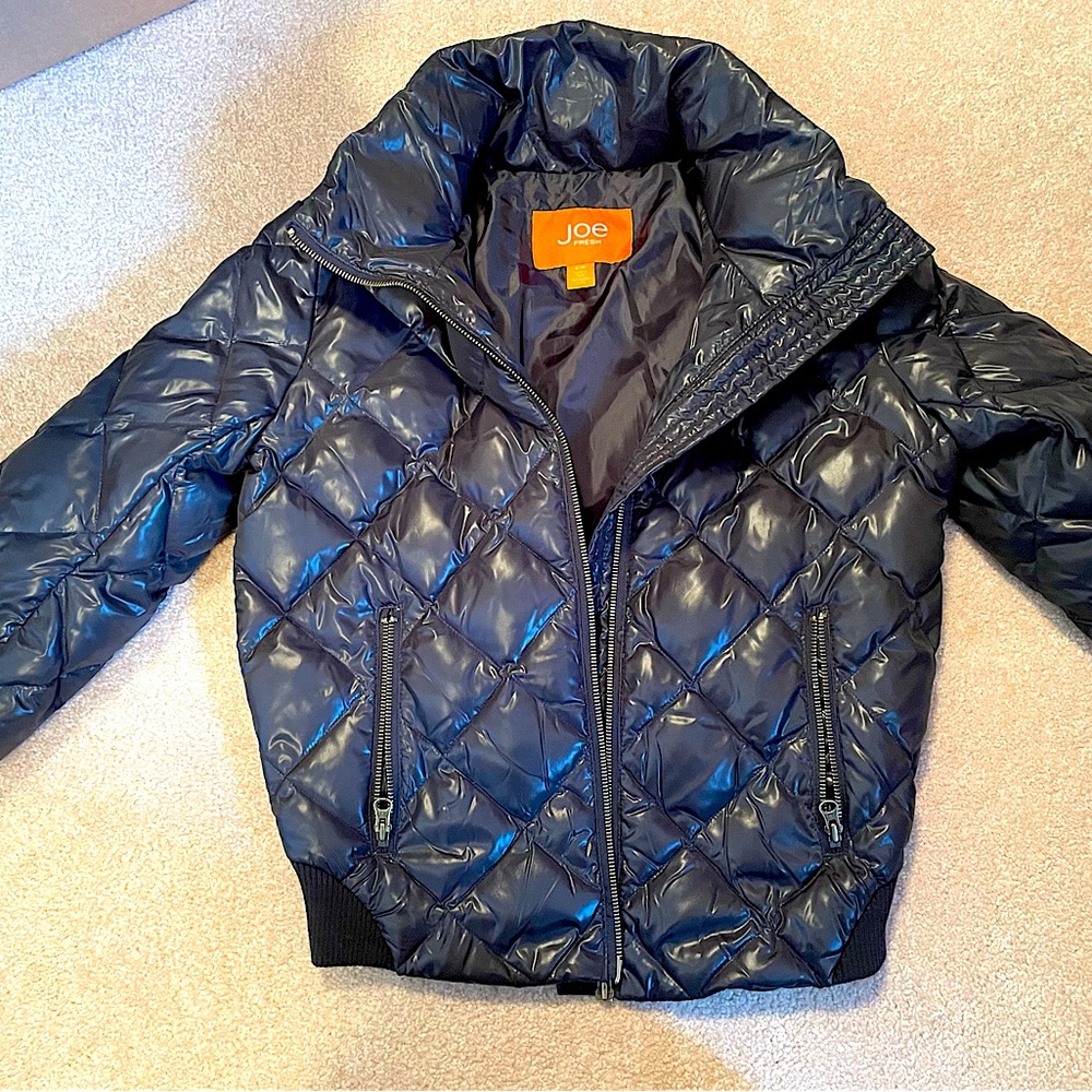 Like new cropped down filled black puffer jacket.